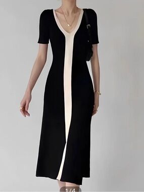 Two Tone V-Neck Knit Slit Midi Dress